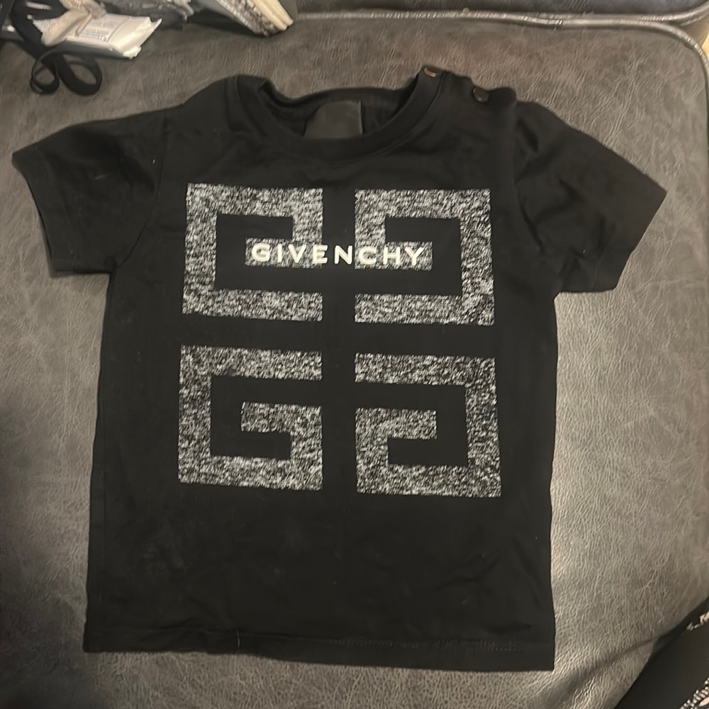 Givenchy Tshirt